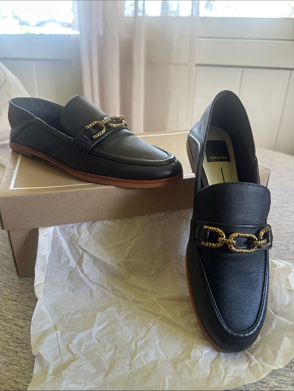 Dolce Vita || NIB || Reign Black Leather Loafers w/ Gold Chain Accent - Picture 6 of 6